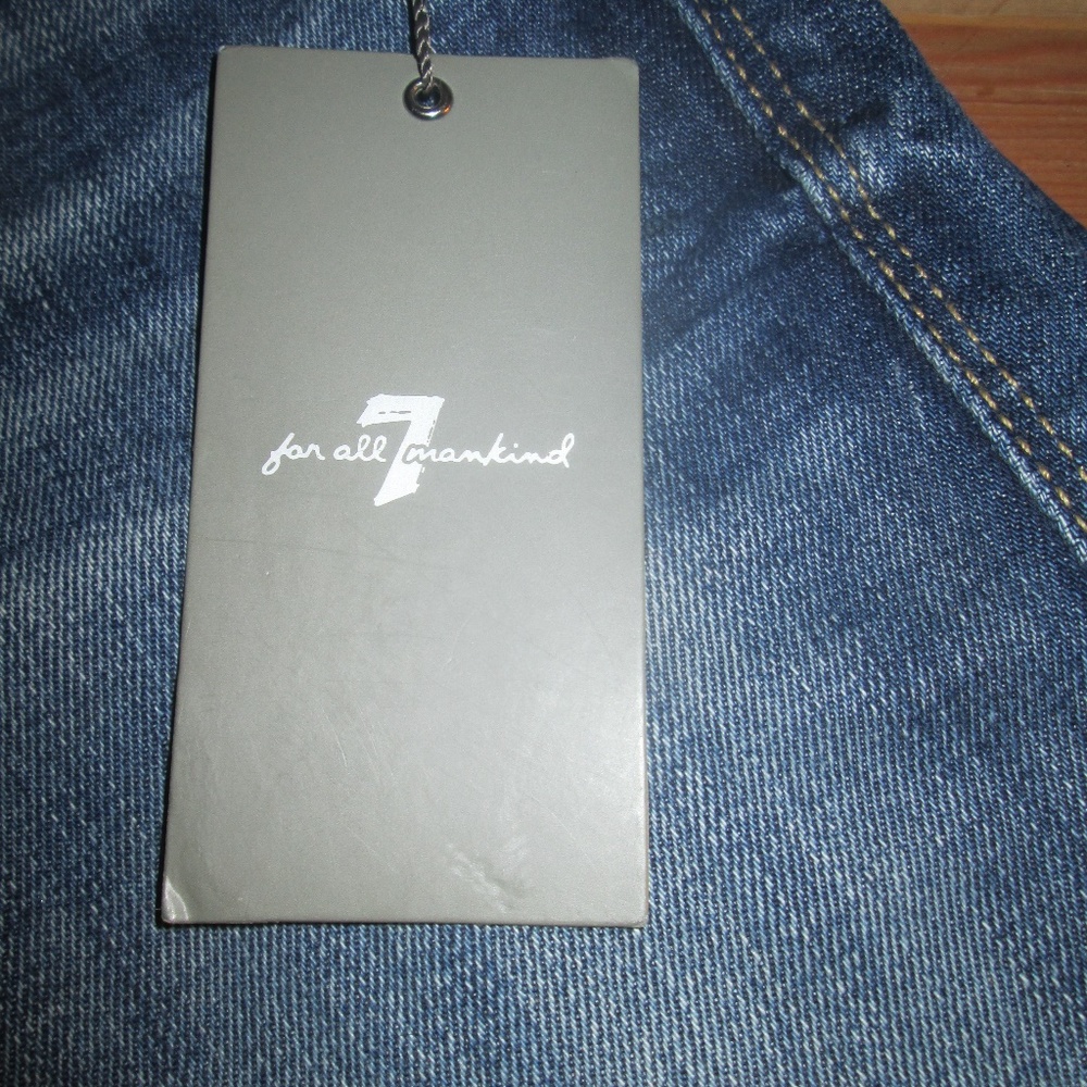 SIMPLE BUT SEXY JEANS...